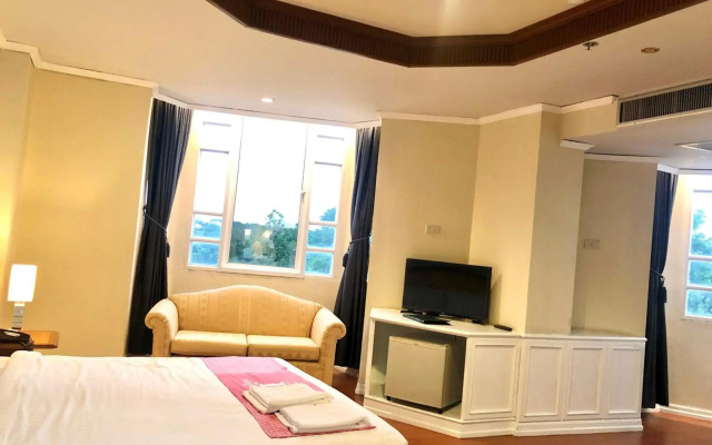 Hermitage Hotel & Resort (SHA Certified)