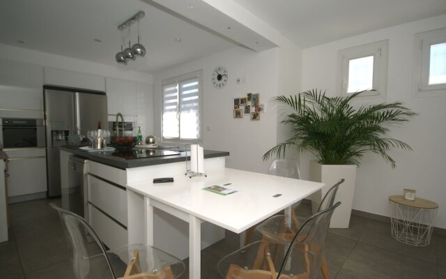 Villa With Private Swimming Pool, Trampoline, Côte D'azur