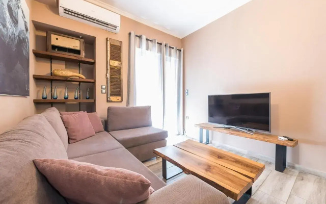 Stylish Luxury Apartment near Acropolis at Neos Kosmos metro station