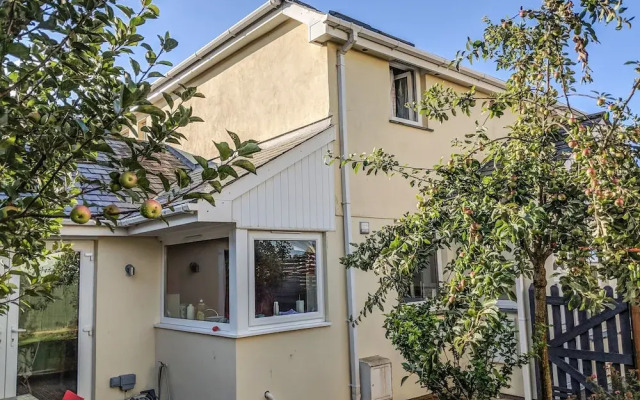 27 Berries Avenue
