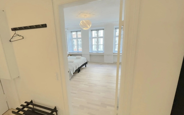 ★Luxury TIVOLI Apt · Scandinavian Design · Heart of CPH★