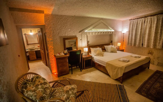 Hermes Cave Hotel