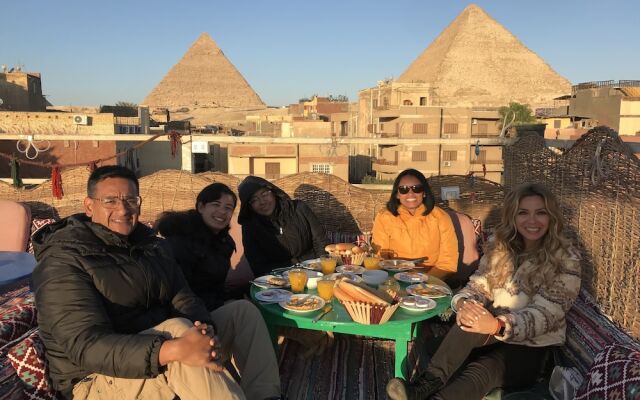 Pyramids paradise hotel