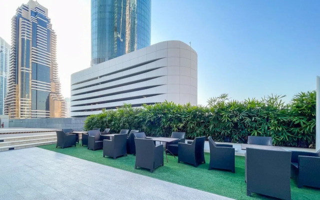 LUX Lavish Suite with Full Marina View 4