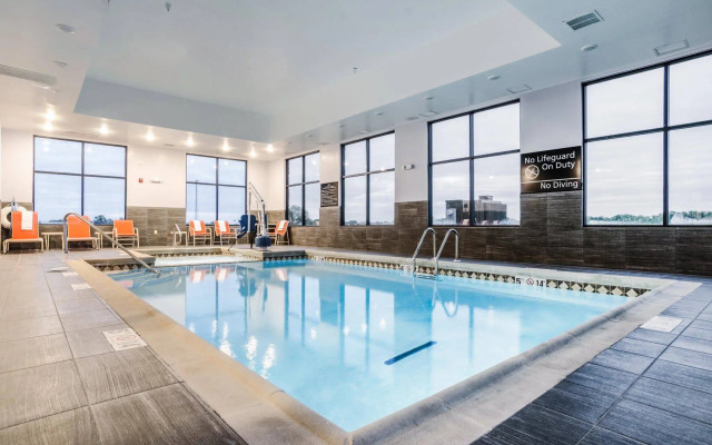 Flag Point Inn & Suites Pratt by FairBridge