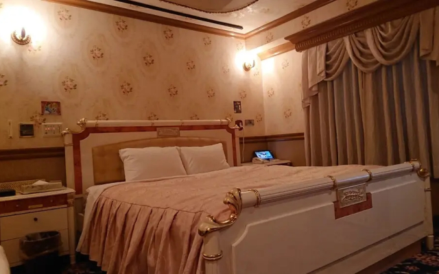 Hotel Zips - Adults Only