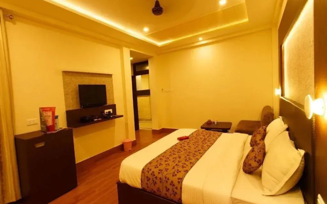 OYO Premium Kotri Circle