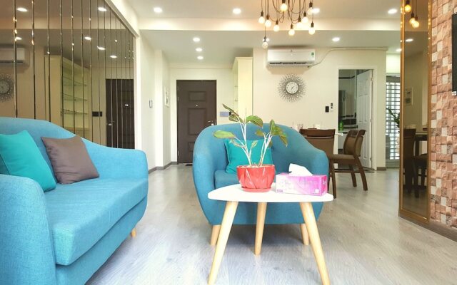 Scenic Valley Luxury 2BR SW Pool 07th