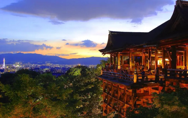 Travelodge Kyoto Shijo Omiya