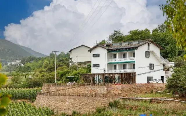 Zhanyu Shanju·Jiangjing Designer Homestay