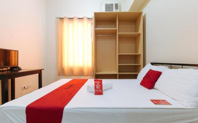 RedDoorz Premium @ Paseo Verde Las Pinas