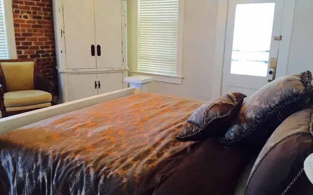 Lake Guntersville Bed and Breakfast