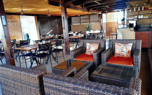 Fly Inn Madagascar Hotel