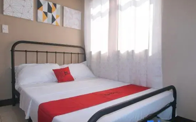 RedDoorz @ Aurea Apartelle
