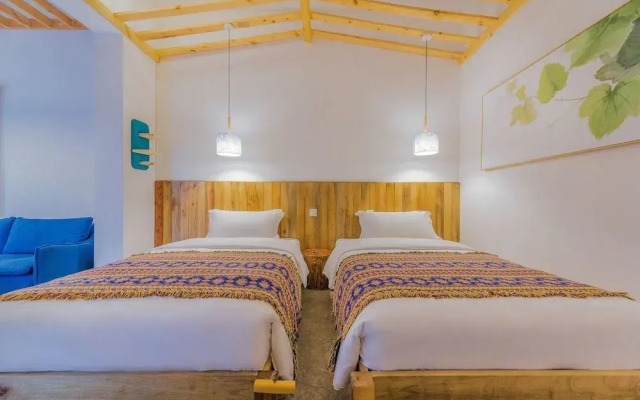 Floral Hotel Chongzhou Lilv