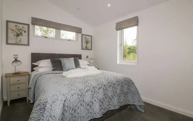 7 Meadow Retreat