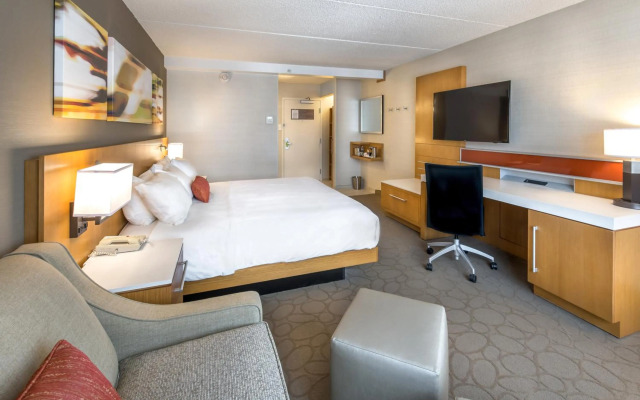 Delta Hotels by Marriott Utica