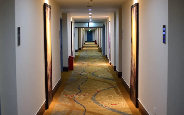 Golden Phoenix Hotel