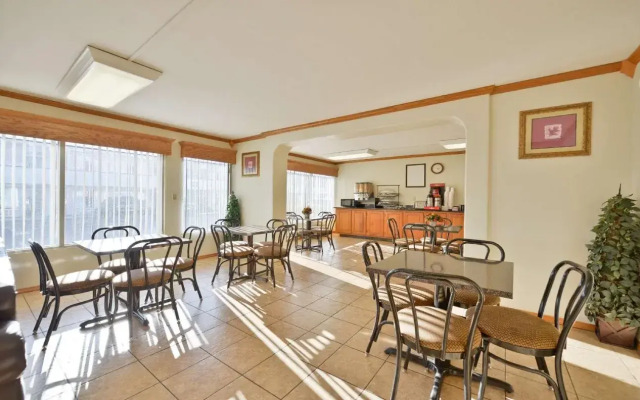 Econo Lodge Oklahoma City Northeast