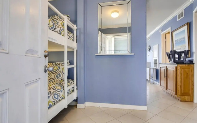 Seascape 2314 2 Bedroom Condo by RedAwning