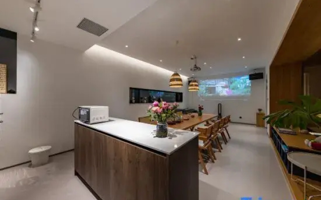 Hua Ying Hotel