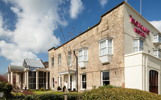 Mercure York Fairfield Manor Hotel