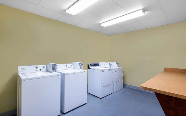 La Quinta Inn & Suites by Wyndham Bowling Green