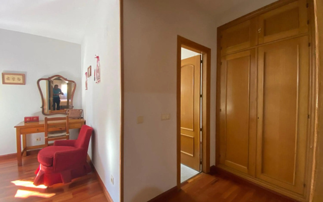 acogedor piso con parking santa justa