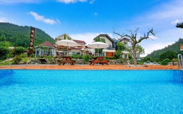 Yesu Coffeeenaru Pension