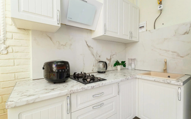 LaMare (LaMare) on Komsomolskaya street 4