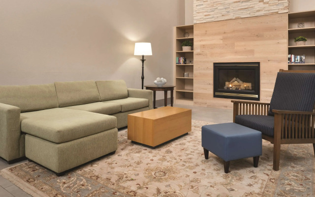 Country Inn & Suites by Radisson, Waterloo, IA