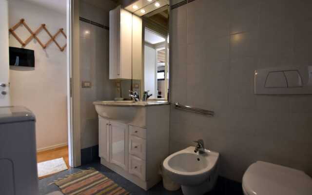 Cozy Apartment in Lovere near Lake