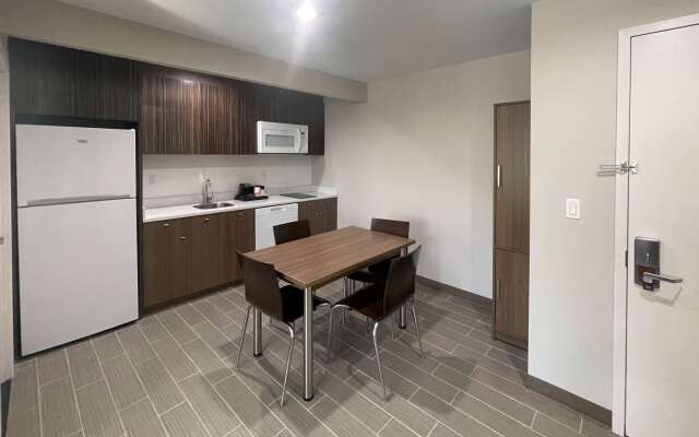 MainStay Suites Bronx