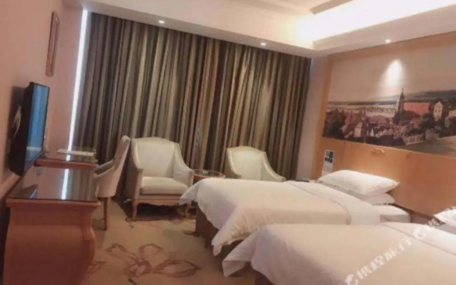 Vienna Hotel Dongguan Song Flower Lake