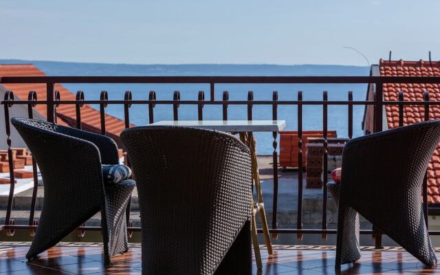 Spacious Holiday Home in Podstrana With Terrace