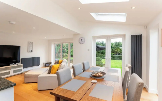 Spacious 3BD with Large Garden in Aynho