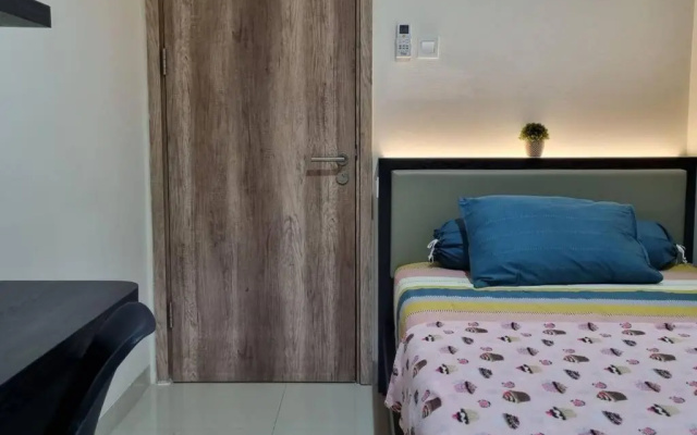 Apt Pejaten Park Residence 2 BR Grey dgn Netflix, Bathub, Pool – Guest Rooms – Jakarta