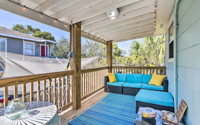 Galveston Retreat w/ Backyard & Patio!