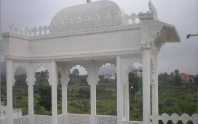 Manhar Vilas Hotel