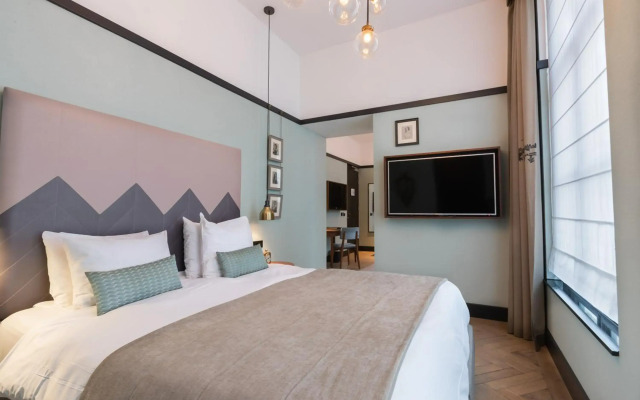 The Hendrick's Hotel