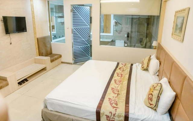 Holiday One Hotel