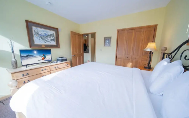 Black Bear 8035 by SummitCove Vacation Lodging
