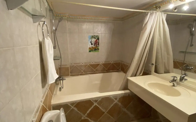 Kuwait Palace Hotel Apartments