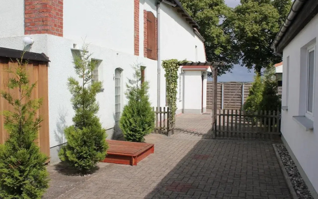 Beachside Apartment in Pepelow With Private Terrace