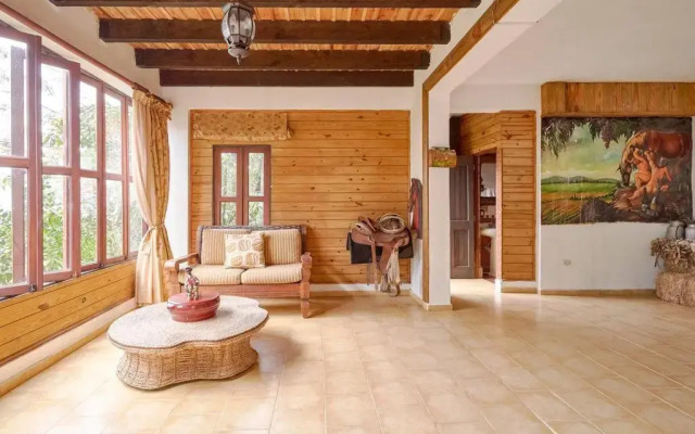 Villa ines-4X4only-Jarabacoa-View-Jacuzzi-5BR