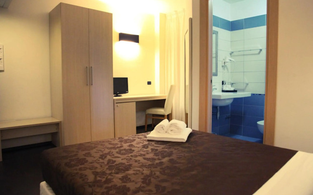 Hotel Sogni D'Oro Airport
