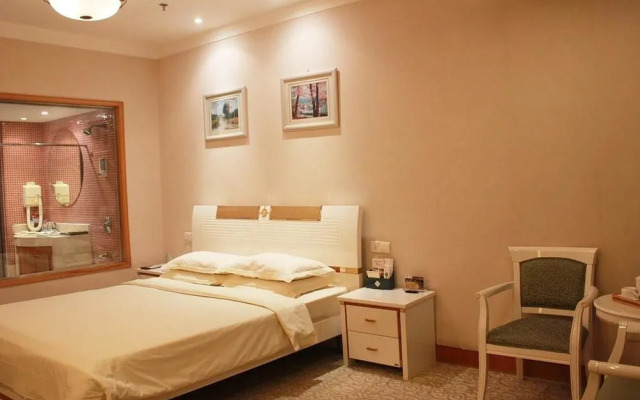 Super 8 Hotel Sanyuanli Subway Station