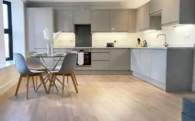 Modern Stylish 2 bedroom 2 Bath Apts.
