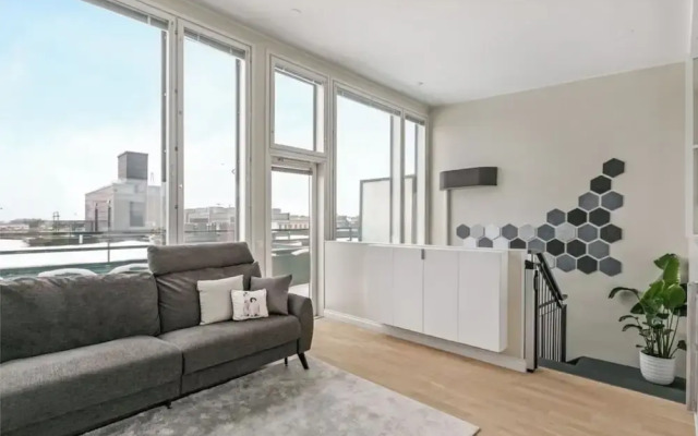 2ndhomes Stunning Penthouse with Sauna