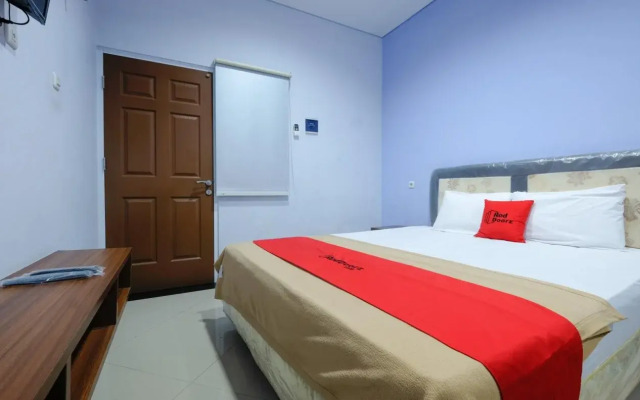 RedDoorz near Universitas Semarang